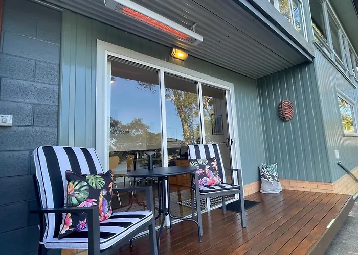 Spacious Apartment - Warm And Welcoming In Lindisfarne, 8 Min From Cbd