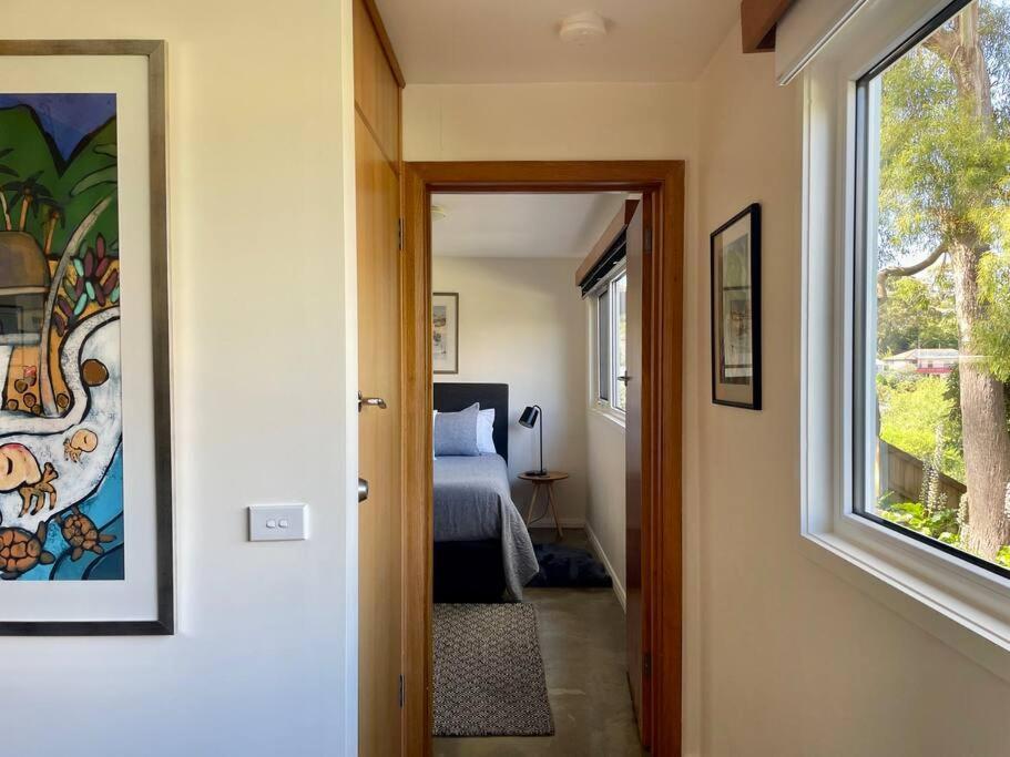 Spacious - Warm And Welcoming In Lindisfarne, 8 Min From Cbd Apartment