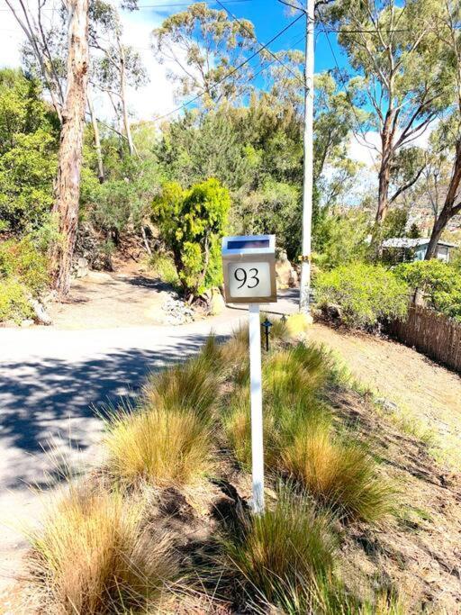 Spacious - Warm And Welcoming In Lindisfarne, 8 Min From Cbd Apartment *