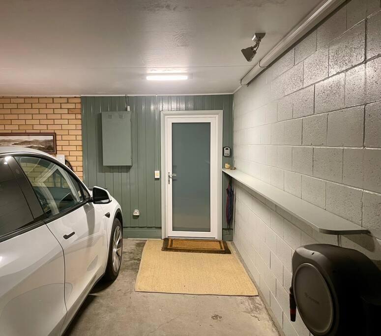 Spacious - Warm And Welcoming In Lindisfarne, 8 Min From Cbd *