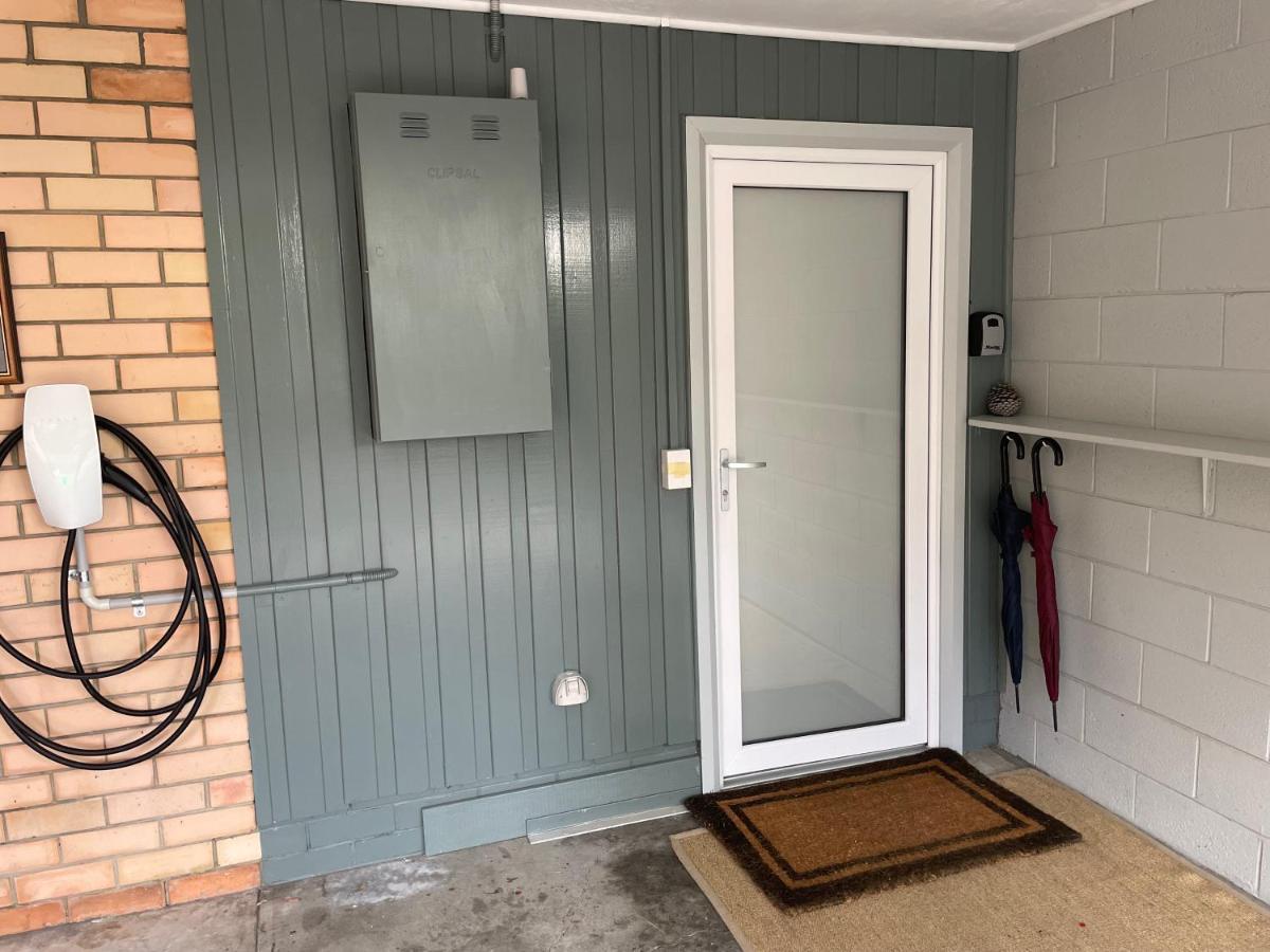 Apartment Spacious - Warm And Welcoming In Lindisfarne, 8 Min From Cbd